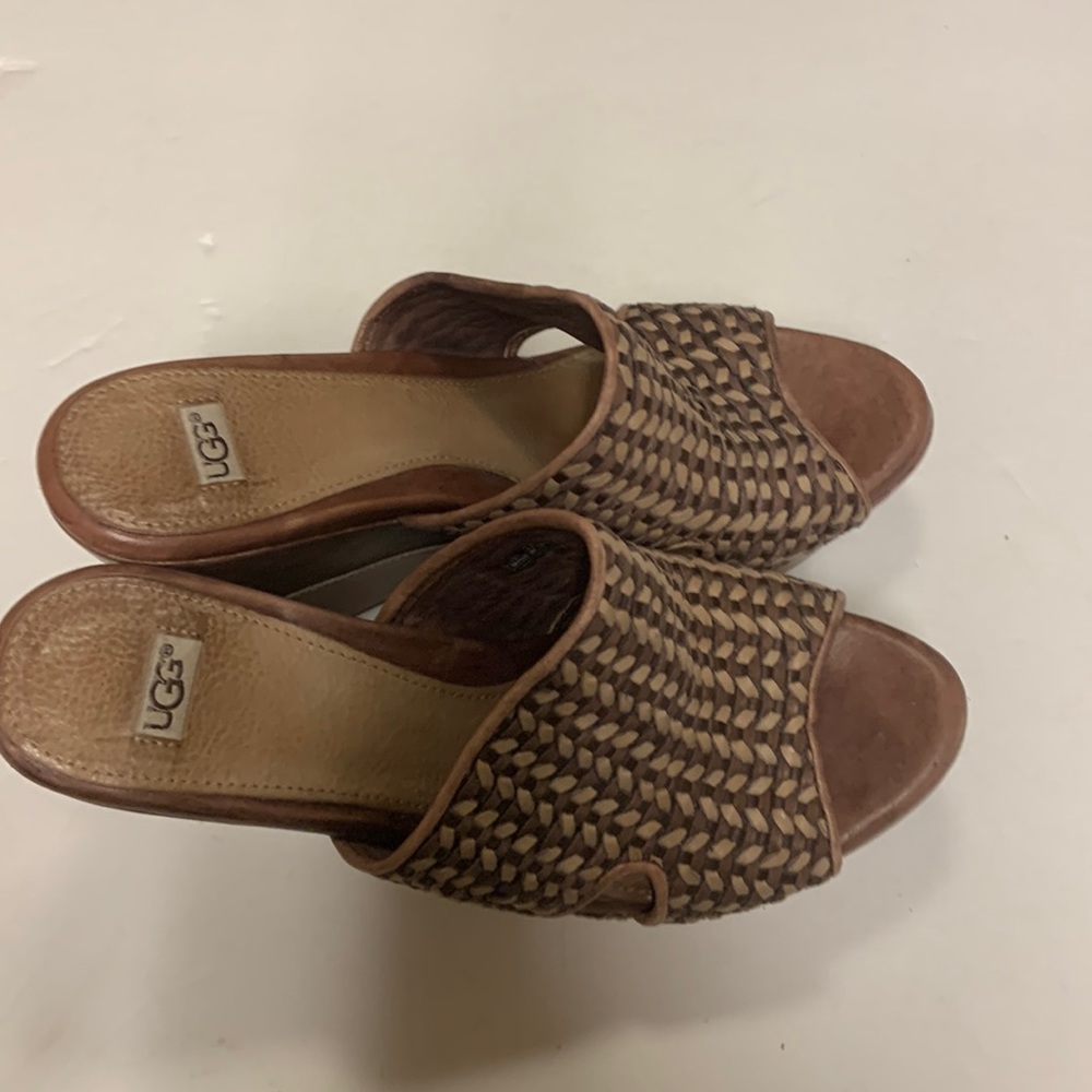 UGG Women's Doha Brown Woven Wedges 7